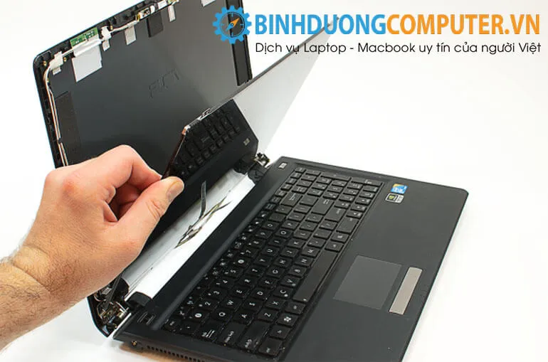 Thay màn hình Dell Precision 15 5570