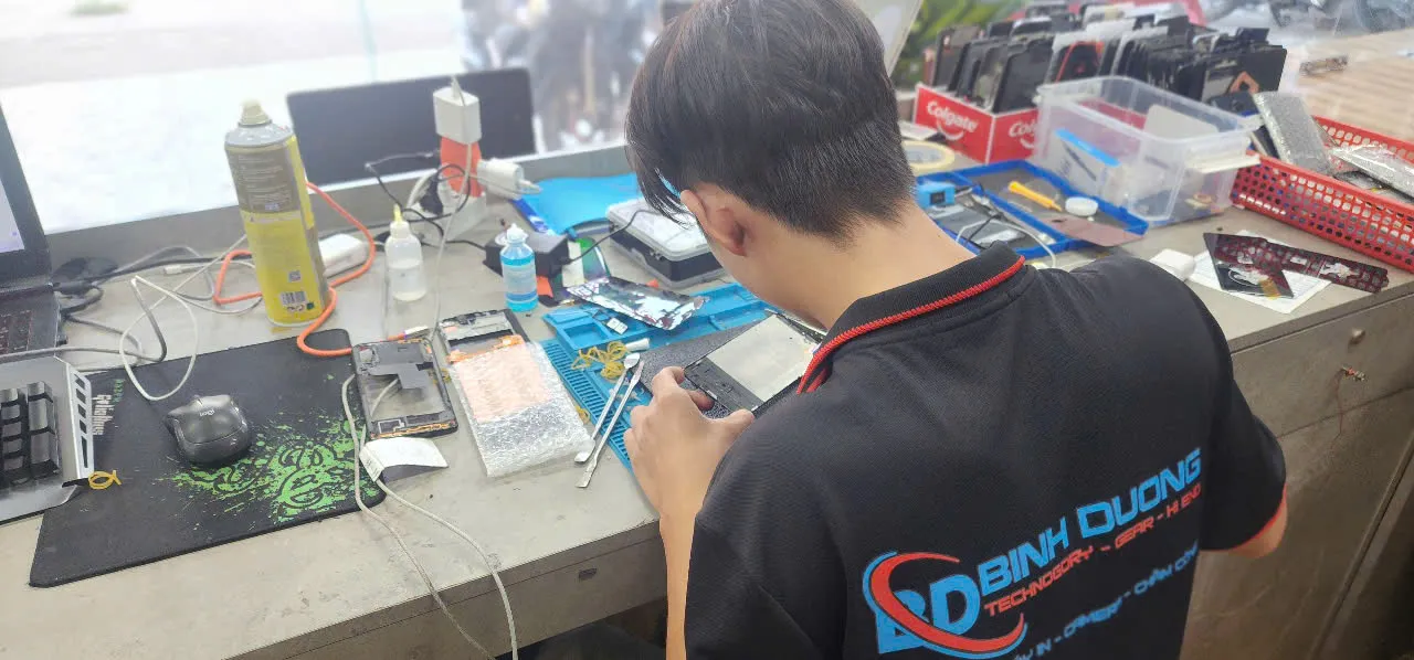 Khi nào chúng ta cần thay màn hình Oppo Reno 2F