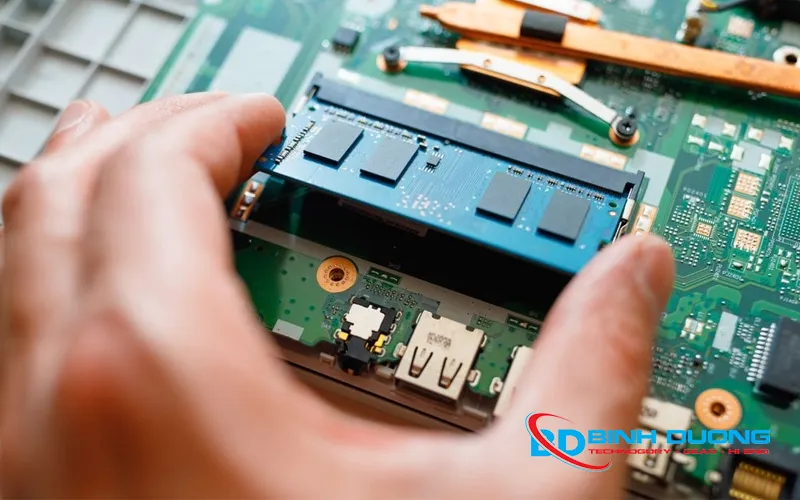 Hướng dẫn nâng cấp RAM Laptop dễ dàng đơn giản ai cũng làm được
