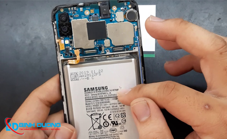 Quy trình thay pin Samsung M20