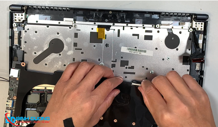 Thay bàn phím MSI CR620 tại Bình Dương Computer